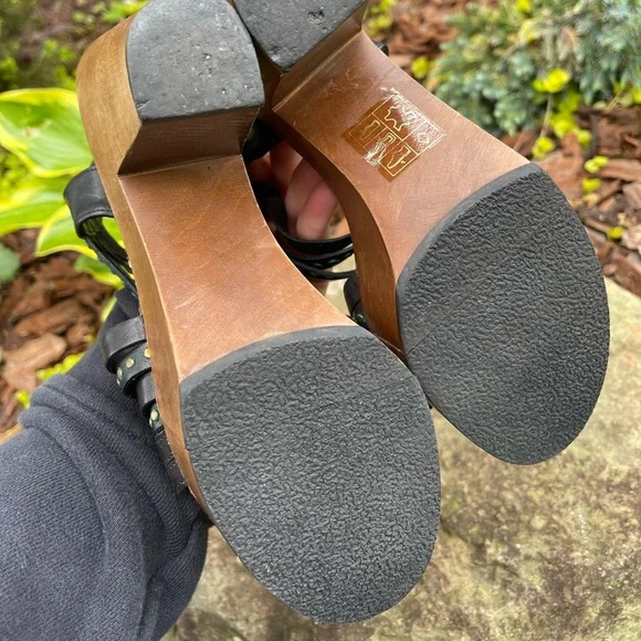 Robert Clergerie Wood Platform Leather Heels - Picture 5 of 10